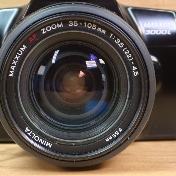 Minolta Maxxum 3000i AF 35mm Film Camera W/Flash, Minolta Maxxum 35-105mm Lens - Picture 3 of 7